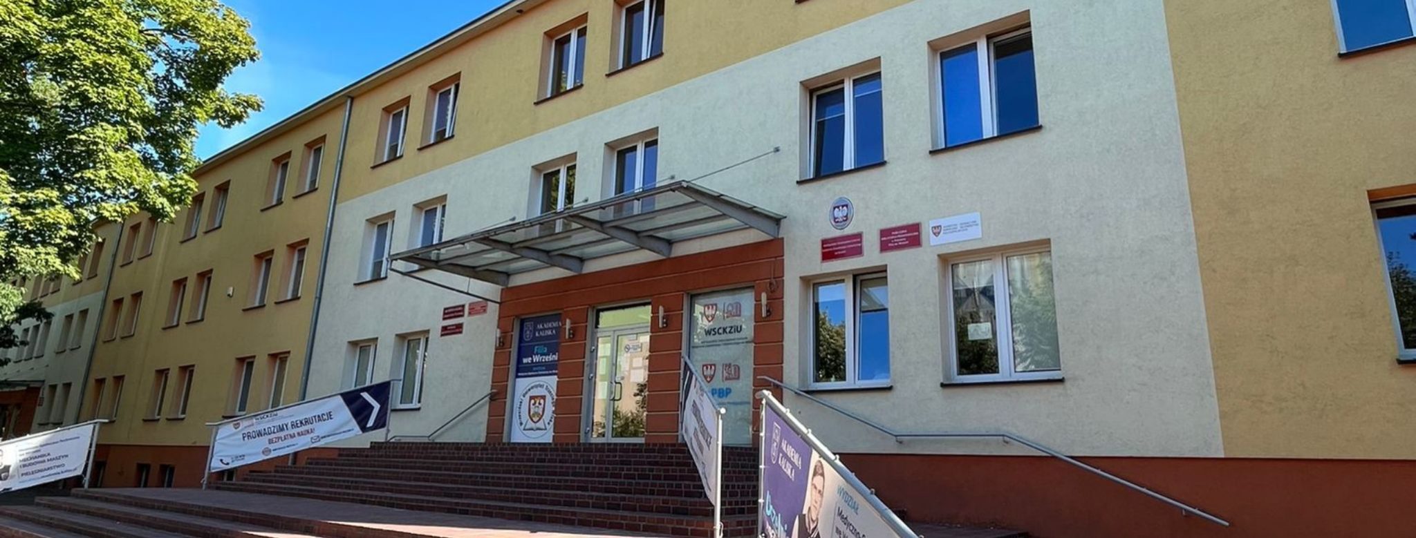 Korporacyjna Strona Internetowa Zdjęcie w Tle (3)